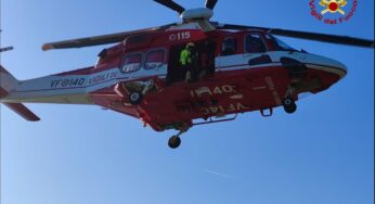 Gaeta, rocciatori in difficoltà su parete a picco sul mare: soccorsi dal Drago dei Vigili del Fuoco