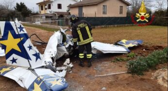 Cade aereo biposto, morto il pilota
