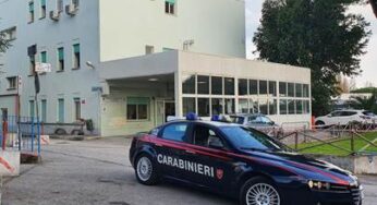 Minaccia con un’asta di ferro il medico del pronto soccorso. Denunciato 37enne
