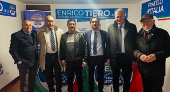 Gaeta, inaugurato il point elettorale di Enrico Tiero