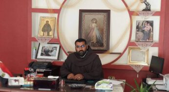 Ponza in rivolta per il sacerdote trasferito