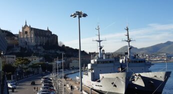 Nave “Palmaria” e nave “Ponza” in sosta al porto di Gaeta