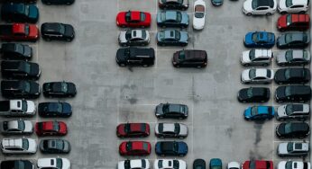 L’auto appena acquistata non funziona: il Giudice riconosce doppio risarcimento