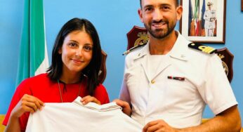 Assistente bagnanti protagonista di 5 salvataggi. Incontro in Capitaneria con il Comandante