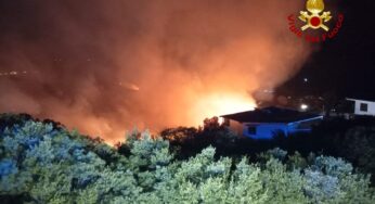 Domenica di incendi. A Gaeta fiamme vicino alle abitazioni