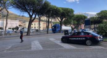 Picchia la madre e aggredisce i Carabinieri: arrestata 29enne
