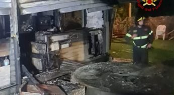 Fiamme nella notte a Santi Cosma e Damiano