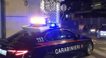 Scappano dai Carabinieri e iniziano una folle fuga