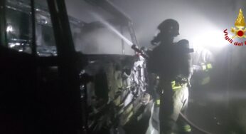 Fiamme in un’ azienda metalmeccanica, paura a Sabaudia
