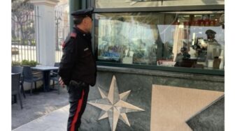 Gaeta, danni alla vetrata del bar, individuato il responsabile