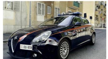 Rubano carta di credito e prelevano 600 euro, denunciate madre e figlia