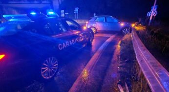 Scontro tra due auto, 5 feriti