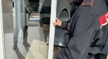 Furto in un villino, rubati contanti e un’autovettura