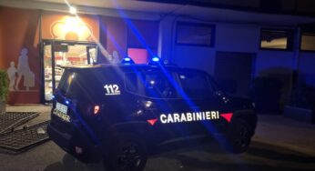 Si introducono nel supermercato e smurano la cassaforte, bottino 20mila euro
