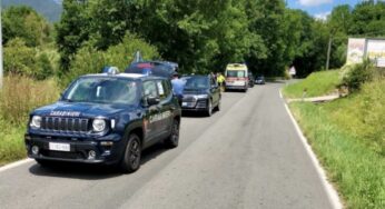 Colpisce con lo specchietto dell’auto un 65enne che finisce in ospedale