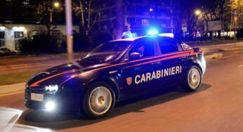 Lite sull’autobus, prima di scendere apre un estintore: denunciato
