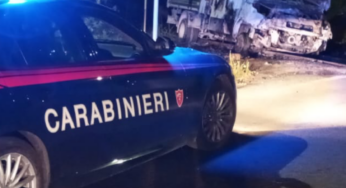 In fiamme veicolo a Terracina, indagano i carabinieri