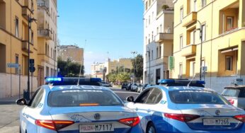 Inseguimento per le vie del centro, fermato lancia il ciclomotore contro la volante