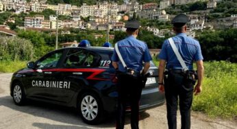 Si fa consegnare quasi 1000 euro per un cellulare, denunciata per truffa