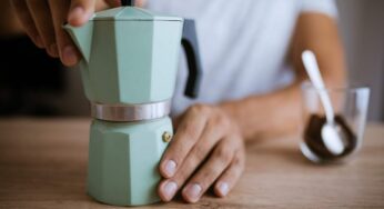 Perché a volte il caffè nella moka non sale: ecco cosa sbagli