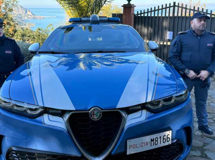 Polizia auto strada