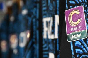 Latina maglia ufficiale