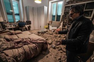 interno di una casa dopo il terremoto