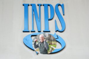 logo inps e nel cerchio uomo che esulta