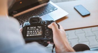 Come sembrare più belli in foto senza usare filtri: 4 trucchi che miglioreranno i tuoi selfie
