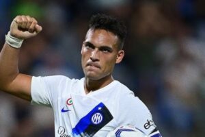 lautaro esulta dopo un gol