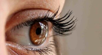3 trucchi per far sembrare più lunghe le ciglia corte: effetto occhi da bambola garantito