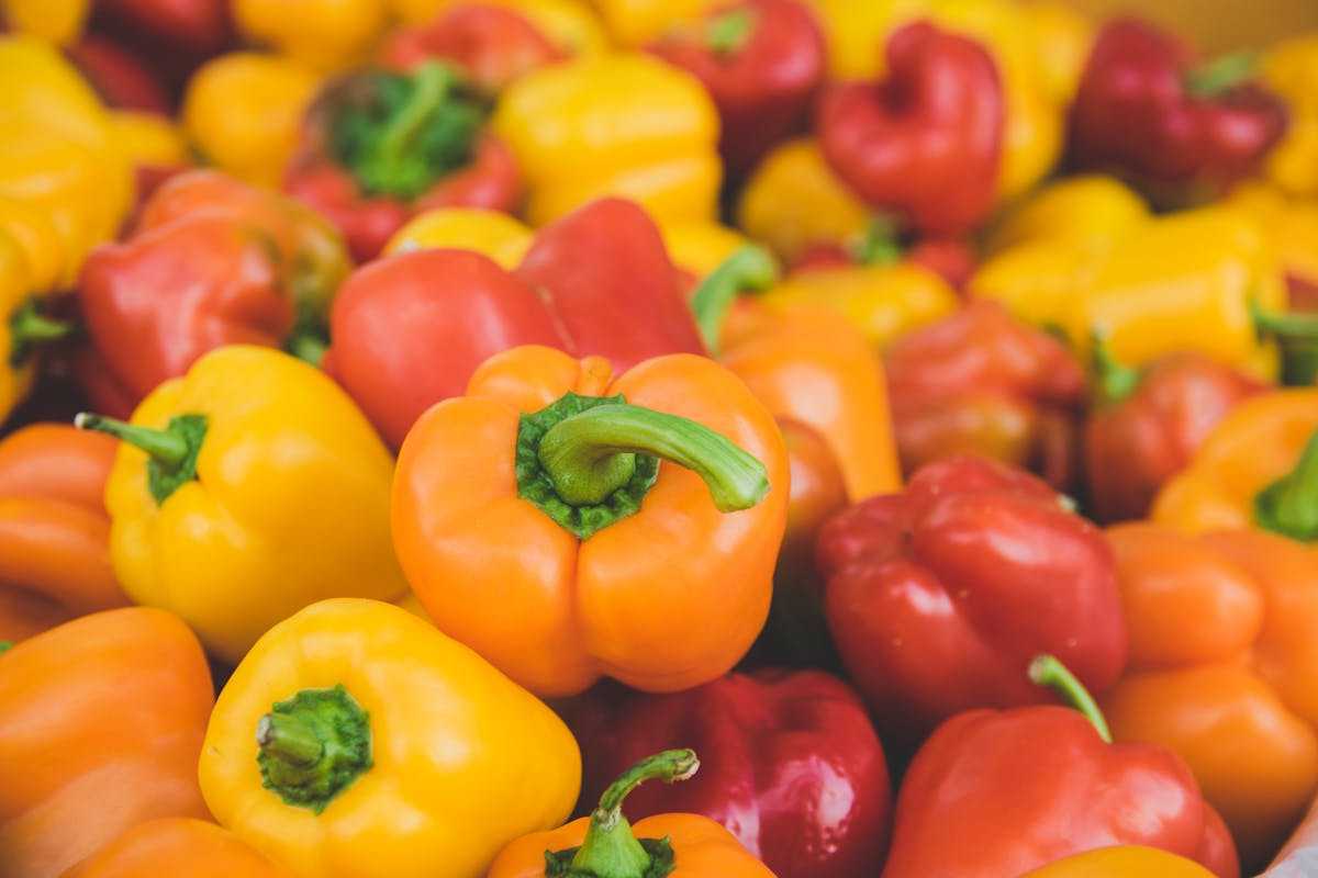 peperoni gialli e arancioni
