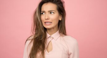 Come trattare i capelli rinsecchiti dal cloro: 1 rimedio della nonna geniale li renderà meglio di prima